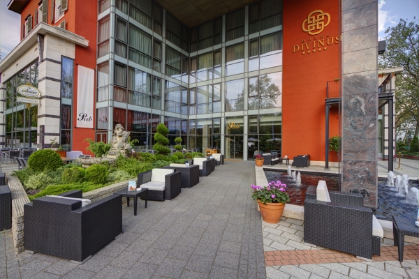 Hotel Divinus (Debrecen)